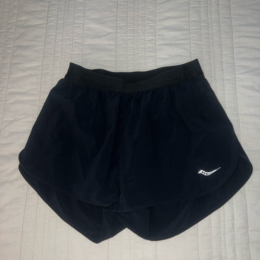 Saucony Outpace 2.5" Split Short